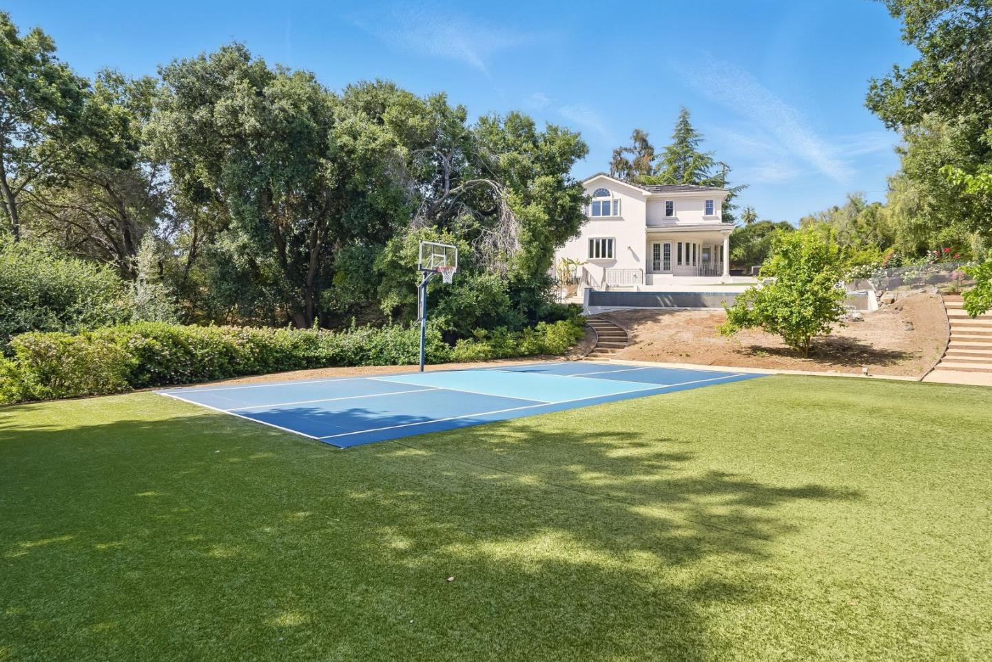 Detail Gallery Image 57 of 63 For 12690 Dianne Dr, Los Altos Hills,  CA 94022 - 6 Beds | 6/1 Baths