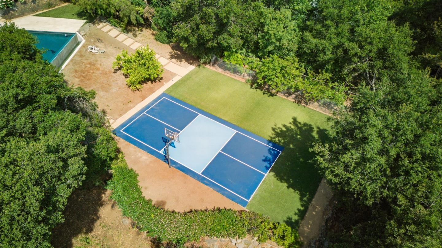 Detail Gallery Image 62 of 63 For 12690 Dianne Dr, Los Altos Hills,  CA 94022 - 6 Beds | 6/1 Baths