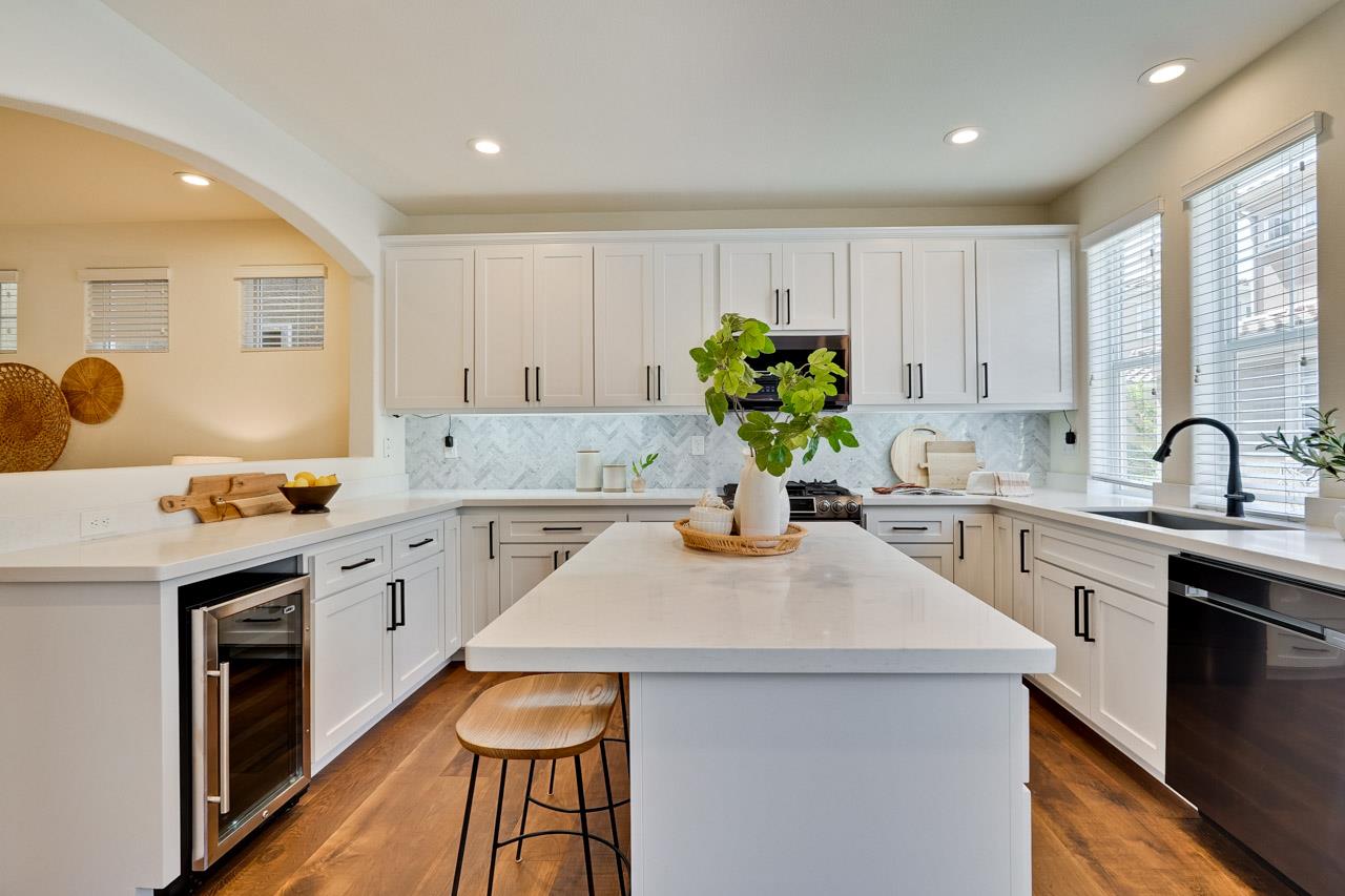 Detail Gallery Image 11 of 78 For 3068 Mary Helen Ln, San Jose,  CA 95136 - 4 Beds | 3/1 Baths
