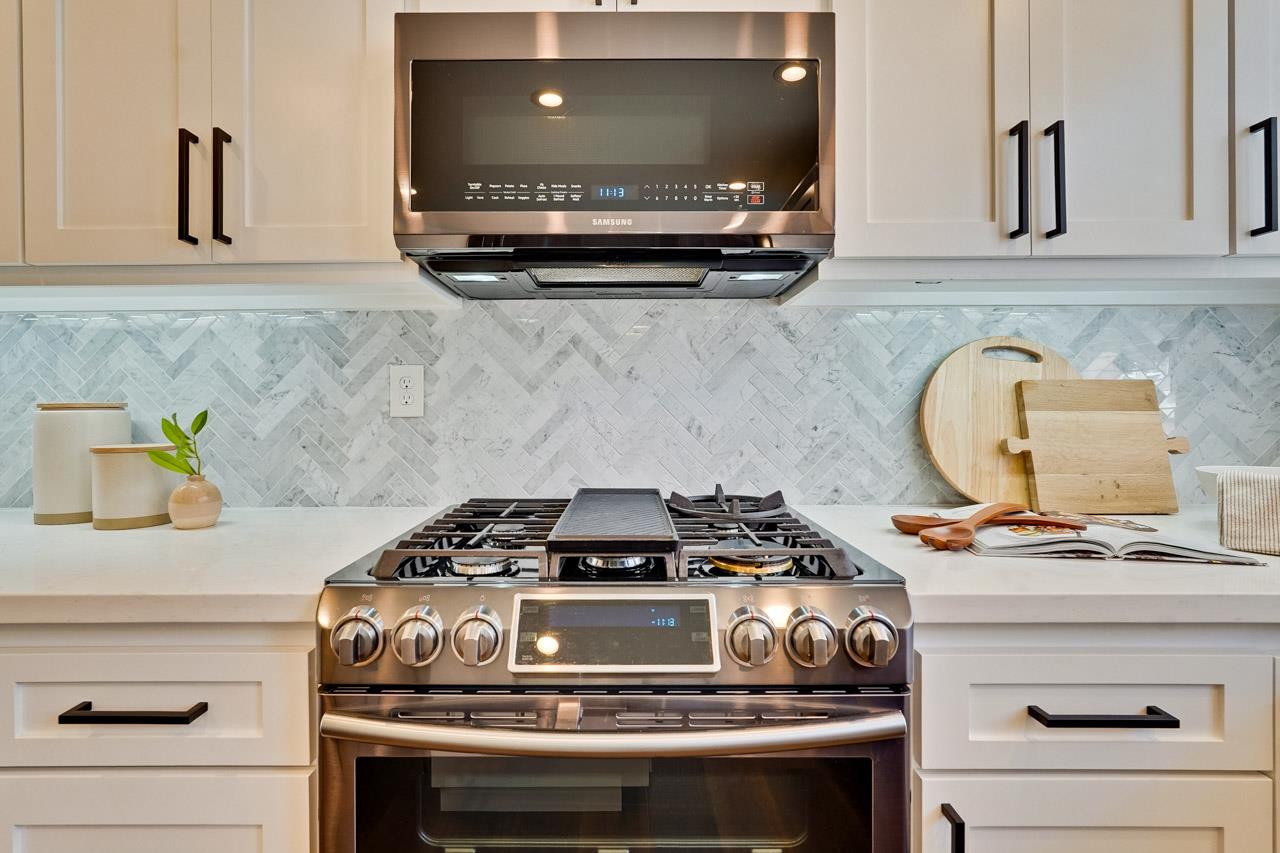 Detail Gallery Image 14 of 78 For 3068 Mary Helen Ln, San Jose,  CA 95136 - 4 Beds | 3/1 Baths