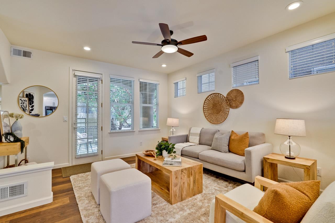 Detail Gallery Image 4 of 78 For 3068 Mary Helen Ln, San Jose,  CA 95136 - 4 Beds | 3/1 Baths