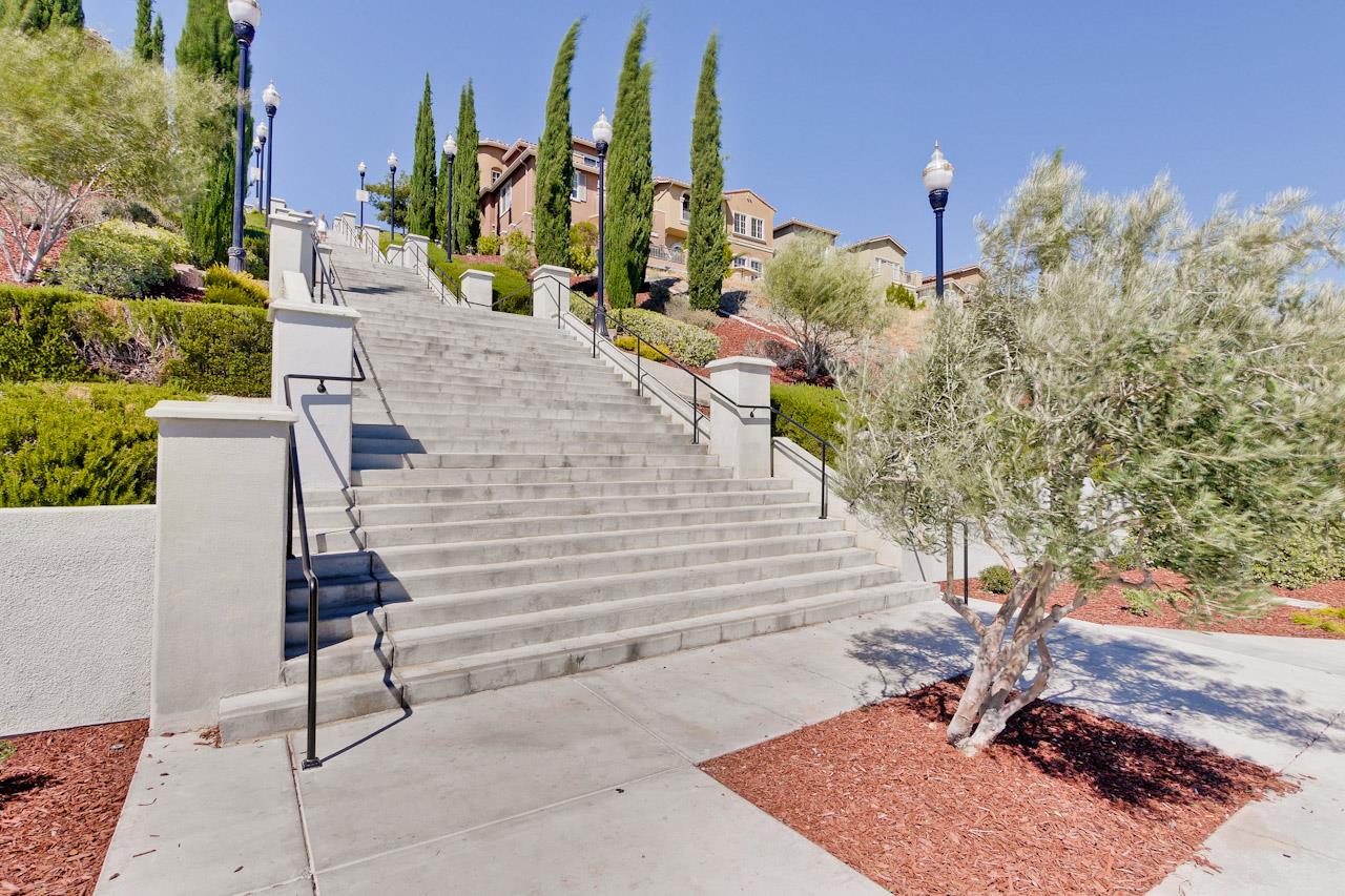 Detail Gallery Image 65 of 78 For 3068 Mary Helen Ln, San Jose,  CA 95136 - 4 Beds | 3/1 Baths