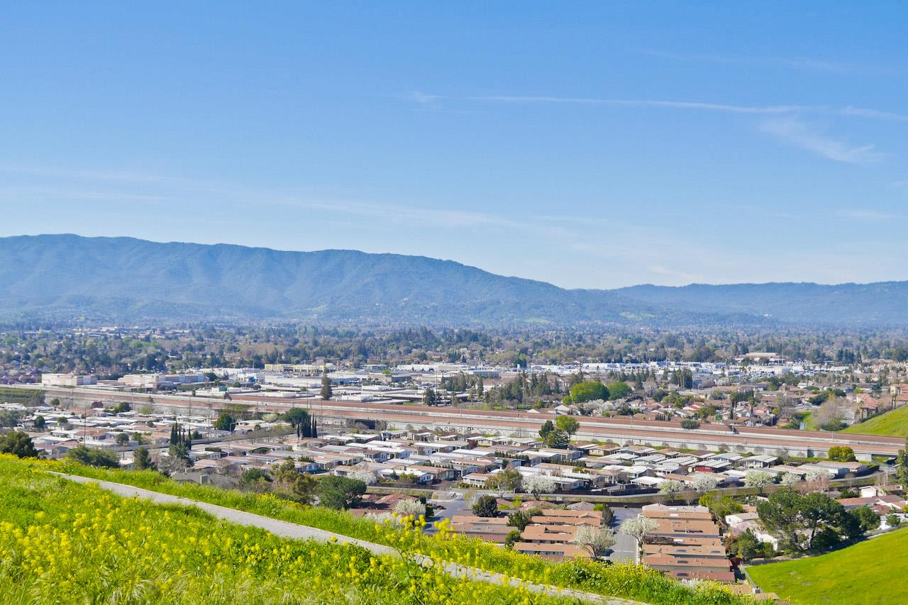Detail Gallery Image 68 of 78 For 3068 Mary Helen Ln, San Jose,  CA 95136 - 4 Beds | 3/1 Baths