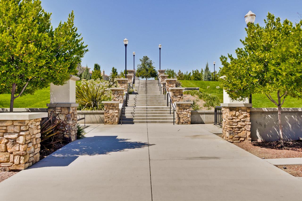 Detail Gallery Image 71 of 78 For 3068 Mary Helen Ln, San Jose,  CA 95136 - 4 Beds | 3/1 Baths
