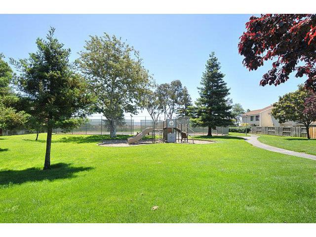 Detail Gallery Image 10 of 11 For 31 Lido Cir, Redwood Shores,  CA 94065 - 2 Beds | 2 Baths