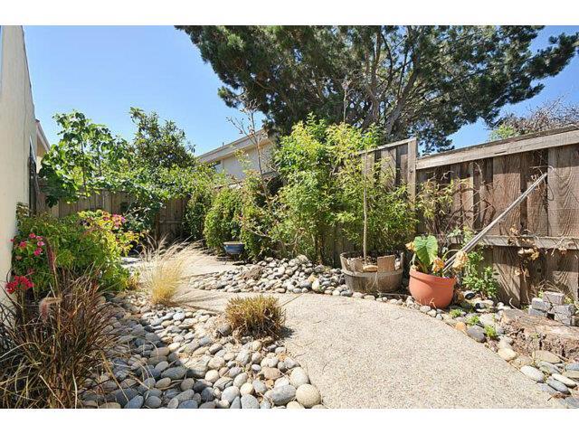 Detail Gallery Image 9 of 11 For 31 Lido Cir, Redwood Shores,  CA 94065 - 2 Beds | 2 Baths