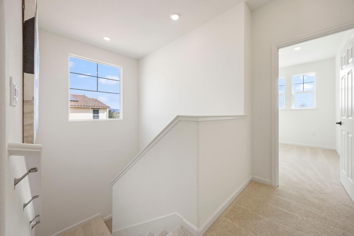Detail Gallery Image 15 of 37 For 1515 Greeley Way, Gilroy,  CA 95020 - 5 Beds | 3 Baths