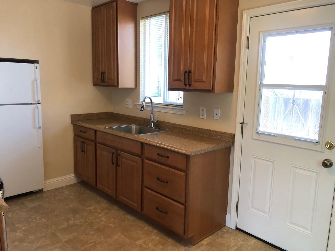 Detail Gallery Image 5 of 9 For 1115 Sunnybrae Blvd, San Mateo,  CA 94402 - 1 Beds | 1 Baths