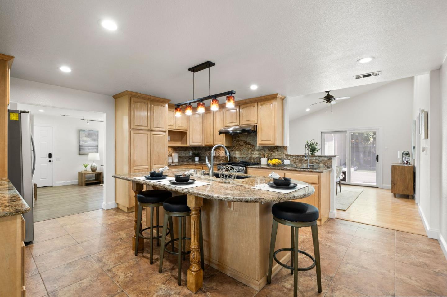 Detail Gallery Image 8 of 36 For 1173 Shamrock Dr, Campbell,  CA 95008 - 3 Beds | 2 Baths