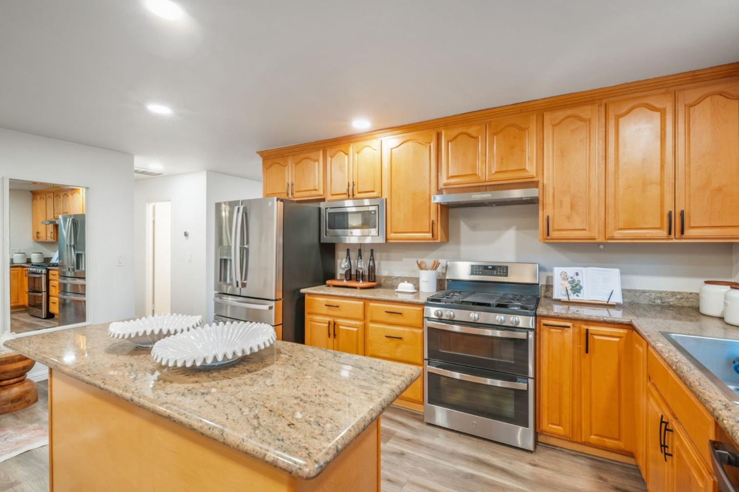 Detail Gallery Image 8 of 32 For 4397 Dulcey Dr, San Jose,  CA 95136 - 3 Beds | 2 Baths