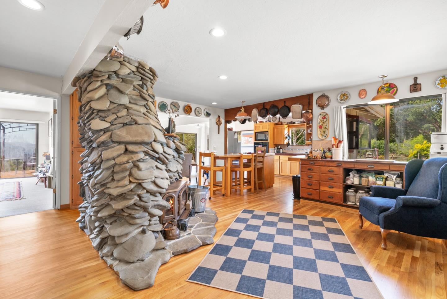 Detail Gallery Image 11 of 76 For 739 Snyder Ave, Aromas,  CA 95004 - 5 Beds | 3/1 Baths