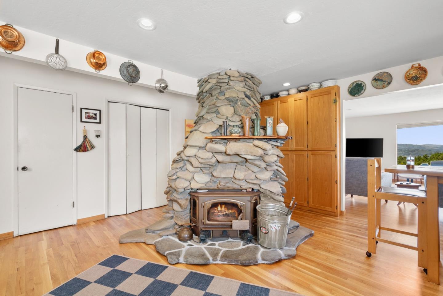 Detail Gallery Image 12 of 76 For 739 Snyder Ave, Aromas,  CA 95004 - 5 Beds | 3/1 Baths