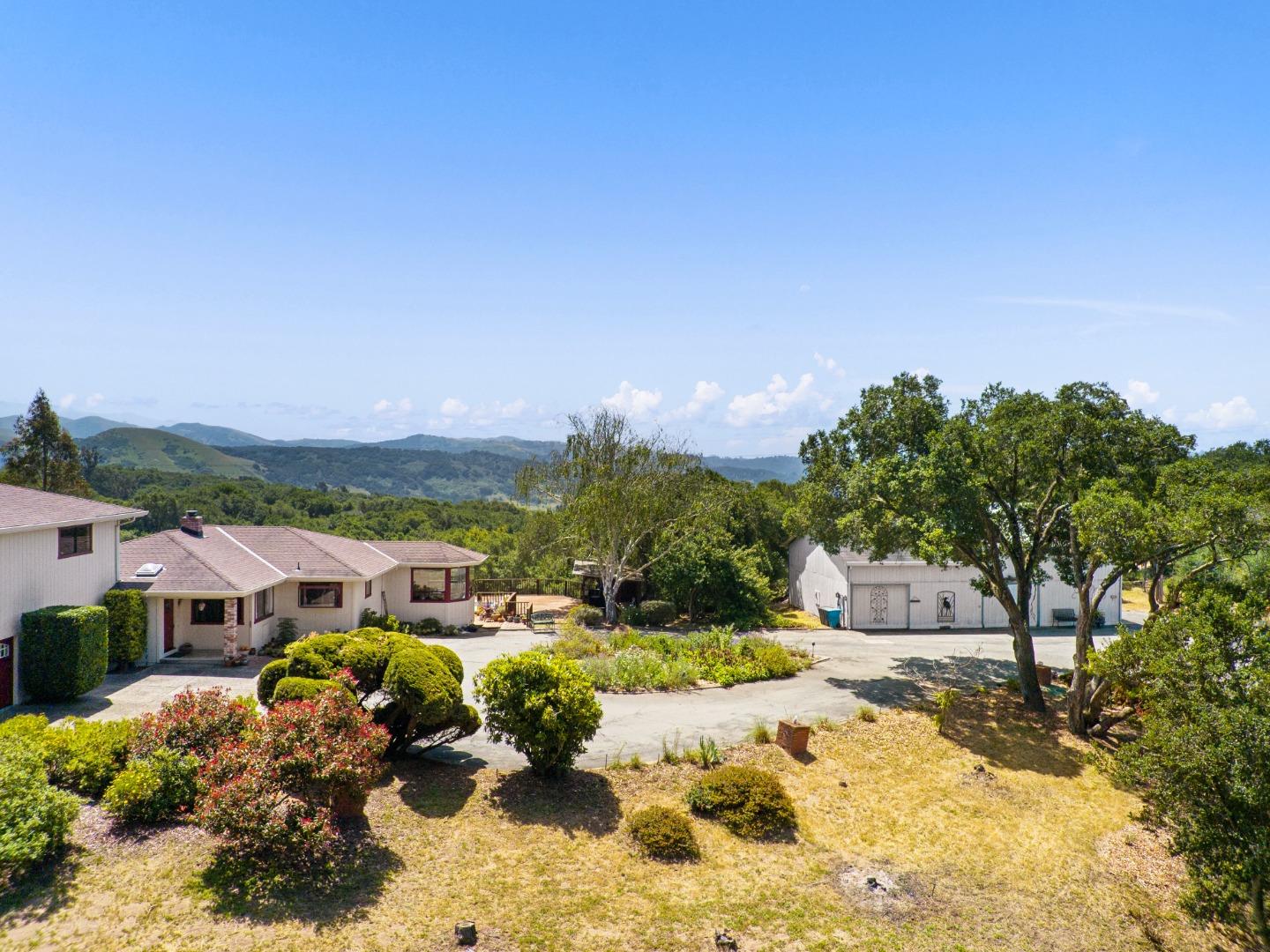 Detail Gallery Image 6 of 76 For 739 Snyder Ave, Aromas,  CA 95004 - 5 Beds | 3/1 Baths