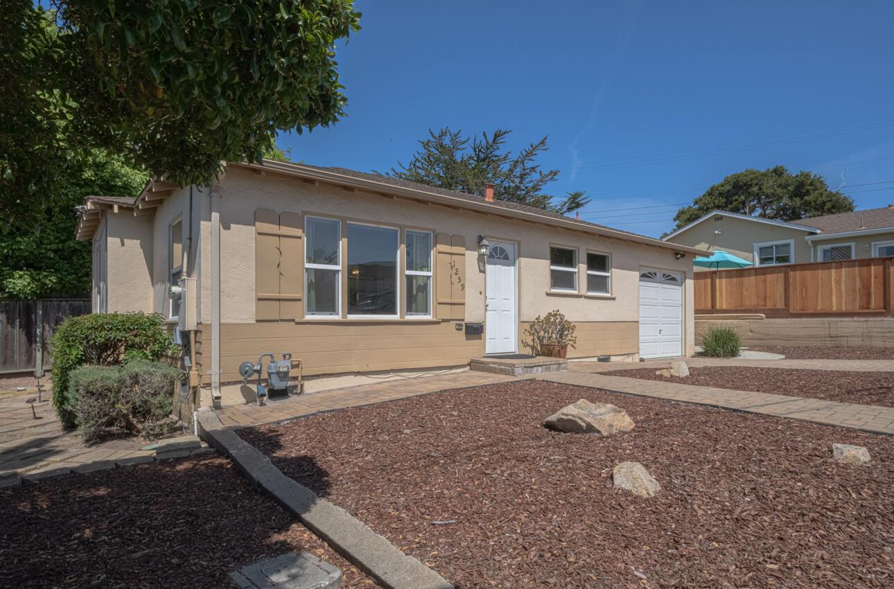 Detail Gallery Image 3 of 28 For 1259 Hillsdale St, Seaside,  CA 93955 - 2 Beds | 1 Baths