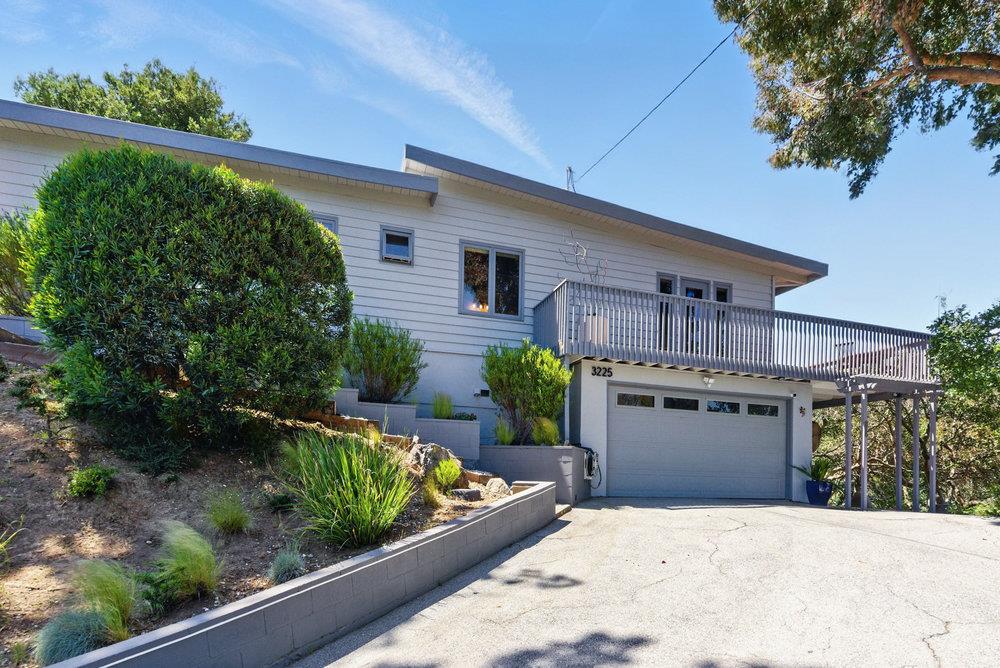 Detail Gallery Image 2 of 70 For 3225 Upper Lock Ave, Belmont,  CA 94002 - 3 Beds | 2/1 Baths