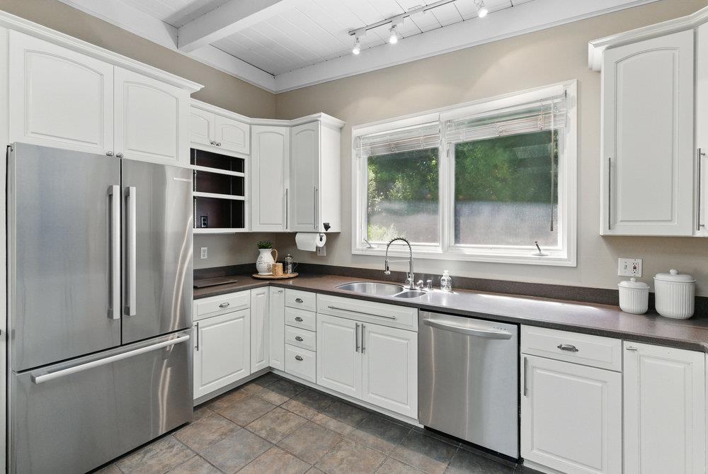 Detail Gallery Image 23 of 70 For 3225 Upper Lock Ave, Belmont,  CA 94002 - 3 Beds | 2/1 Baths