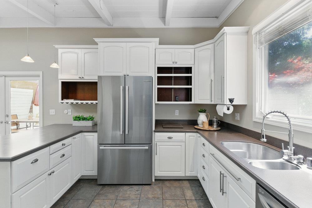 Detail Gallery Image 25 of 70 For 3225 Upper Lock Ave, Belmont,  CA 94002 - 3 Beds | 2/1 Baths