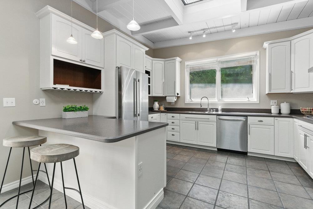 Detail Gallery Image 26 of 70 For 3225 Upper Lock Ave, Belmont,  CA 94002 - 3 Beds | 2/1 Baths