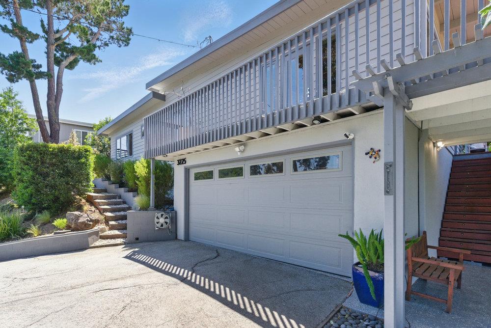 Detail Gallery Image 3 of 70 For 3225 Upper Lock Ave, Belmont,  CA 94002 - 3 Beds | 2/1 Baths