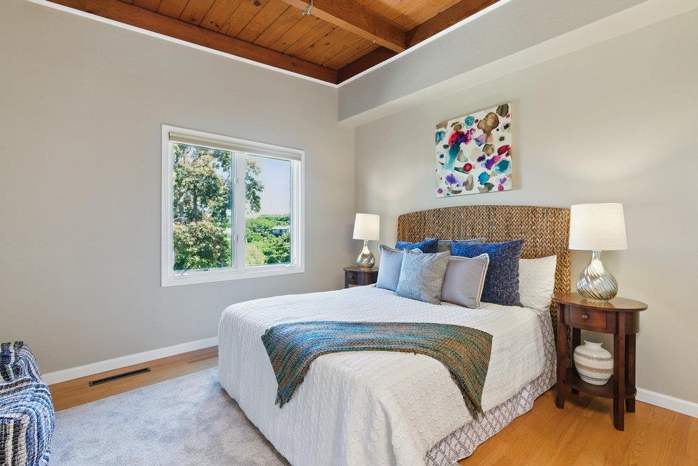 Detail Gallery Image 30 of 70 For 3225 Upper Lock Ave, Belmont,  CA 94002 - 3 Beds | 2/1 Baths