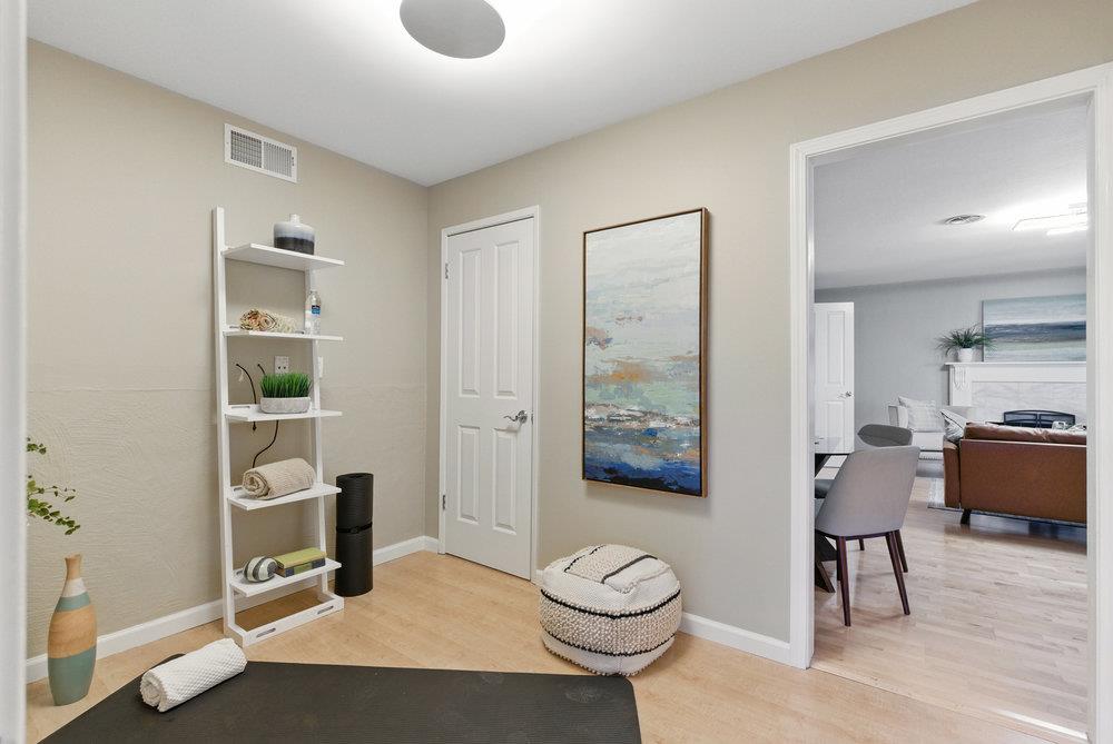 Detail Gallery Image 37 of 70 For 3225 Upper Lock Ave, Belmont,  CA 94002 - 3 Beds | 2/1 Baths