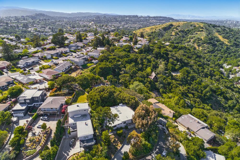 Detail Gallery Image 68 of 70 For 3225 Upper Lock Ave, Belmont,  CA 94002 - 3 Beds | 2/1 Baths