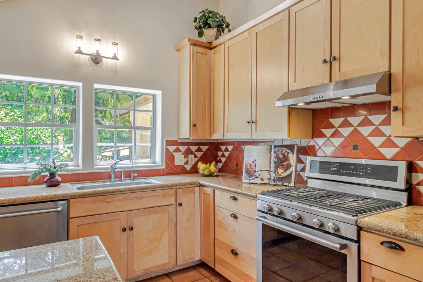 Detail Gallery Image 11 of 37 For 361 Moosehead Dr, Aptos,  CA 95003 - 3 Beds | 1 Baths