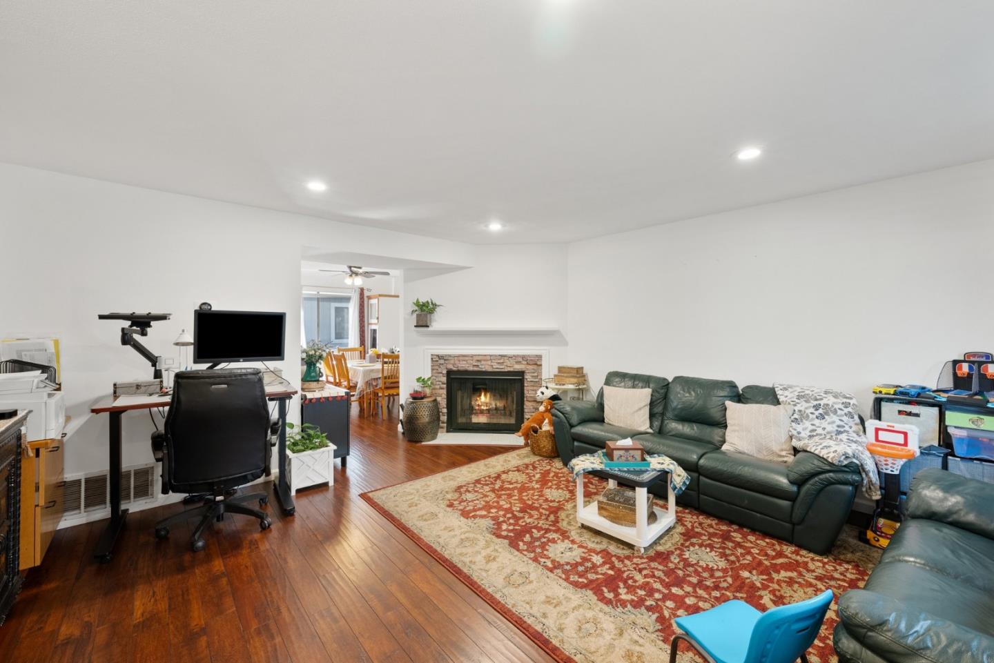 Detail Gallery Image 3 of 23 For 126 Monte Villa Ct, Campbell,  CA 95008 - 2 Beds | 2/1 Baths