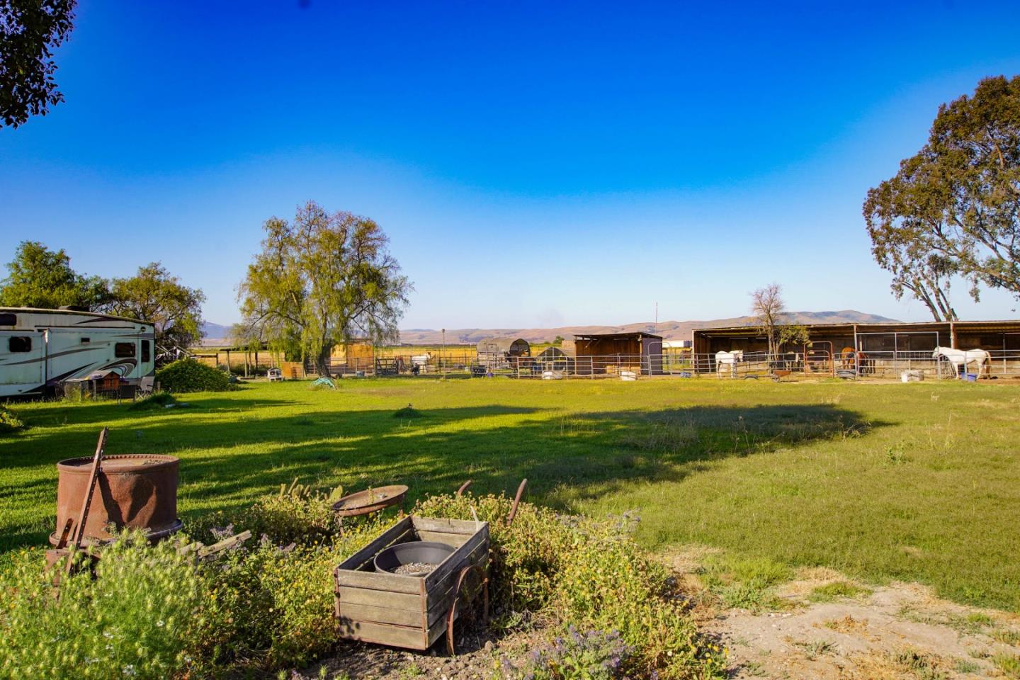 Detail Gallery Image 7 of 41 For 6200 Frye Ln, Hollister,  CA 95023 - – Beds | – Baths