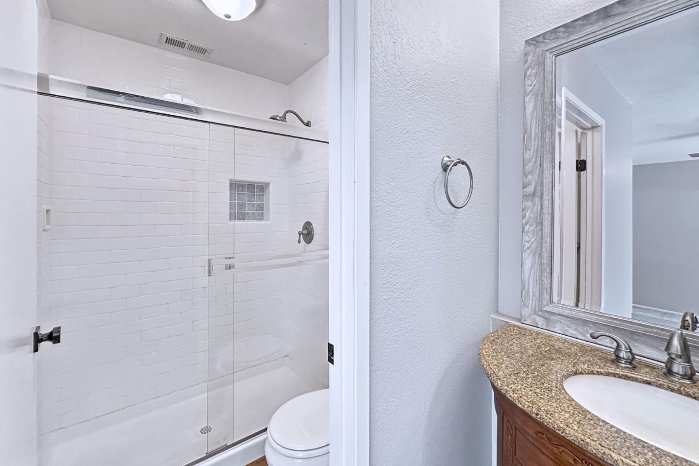 Detail Gallery Image 12 of 33 For 1249 Rosita Rd, Pacifica,  CA 94044 - 3 Beds | 2/1 Baths