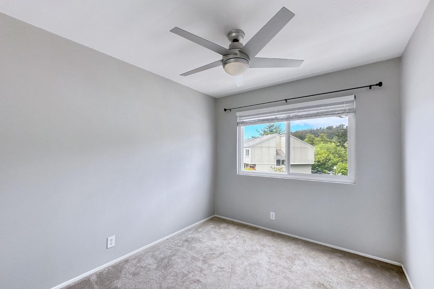 Detail Gallery Image 15 of 33 For 1249 Rosita Rd, Pacifica,  CA 94044 - 3 Beds | 2/1 Baths