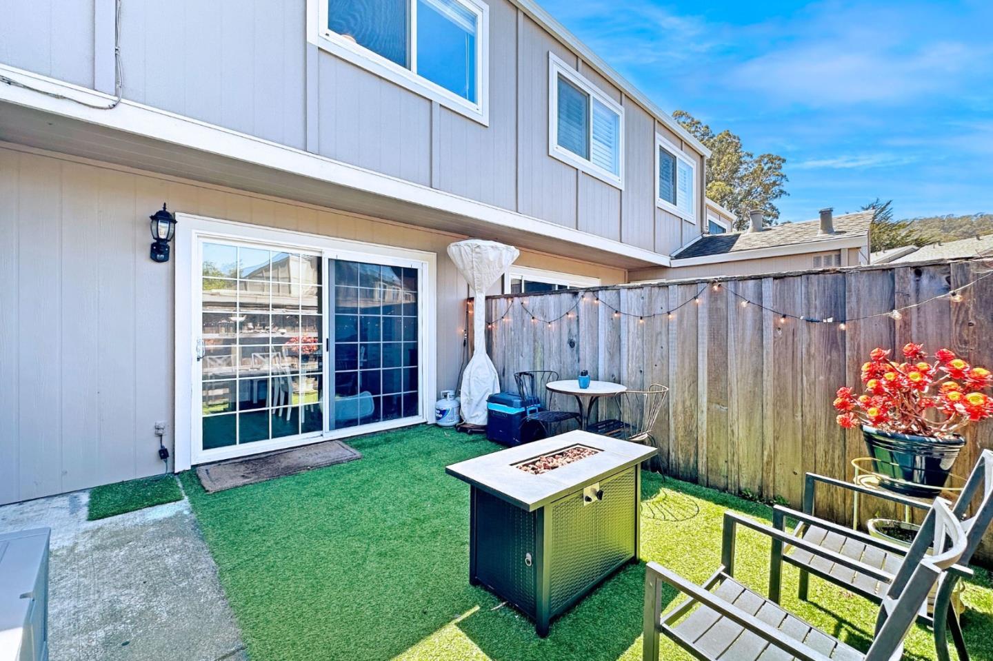 Detail Gallery Image 20 of 33 For 1249 Rosita Rd, Pacifica,  CA 94044 - 3 Beds | 2/1 Baths