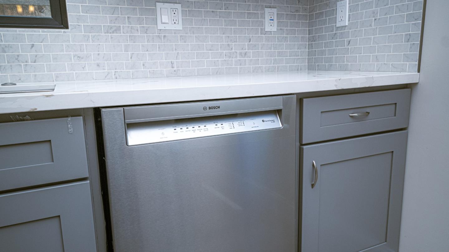Detail Gallery Image 14 of 28 For 295 Murlagan Ave, Mountain View,  CA 94043 - 3 Beds | 2 Baths