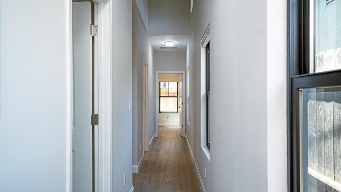 Detail Gallery Image 17 of 28 For 295 Murlagan Ave, Mountain View,  CA 94043 - 3 Beds | 2 Baths