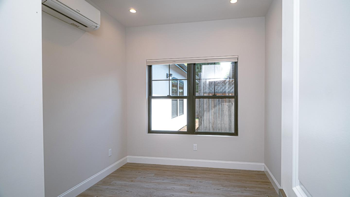 Detail Gallery Image 19 of 28 For 295 Murlagan Ave, Mountain View,  CA 94043 - 3 Beds | 2 Baths