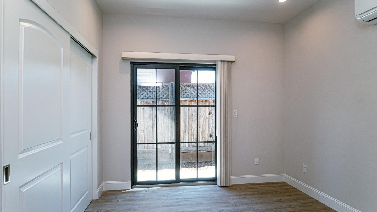 Detail Gallery Image 21 of 28 For 295 Murlagan Ave, Mountain View,  CA 94043 - 3 Beds | 2 Baths