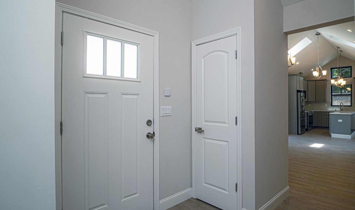 Detail Gallery Image 6 of 28 For 295 Murlagan Ave, Mountain View,  CA 94043 - 3 Beds | 2 Baths