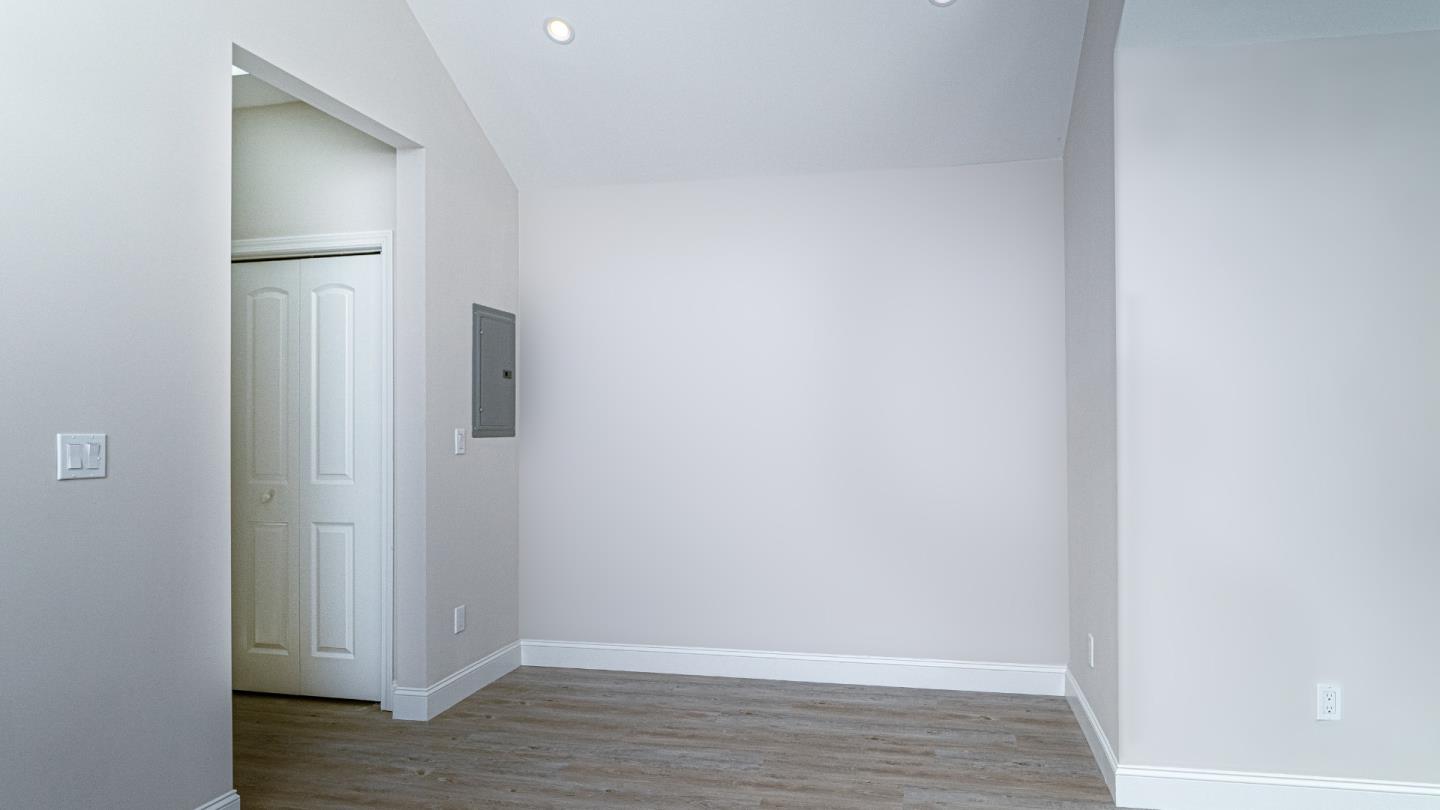 Detail Gallery Image 10 of 20 For 293 Murlagan Ave, Mountain View,  CA 94043 - 2 Beds | 2 Baths