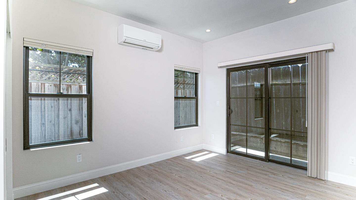 Detail Gallery Image 16 of 20 For 293 Murlagan Ave, Mountain View,  CA 94043 - 2 Beds | 2 Baths