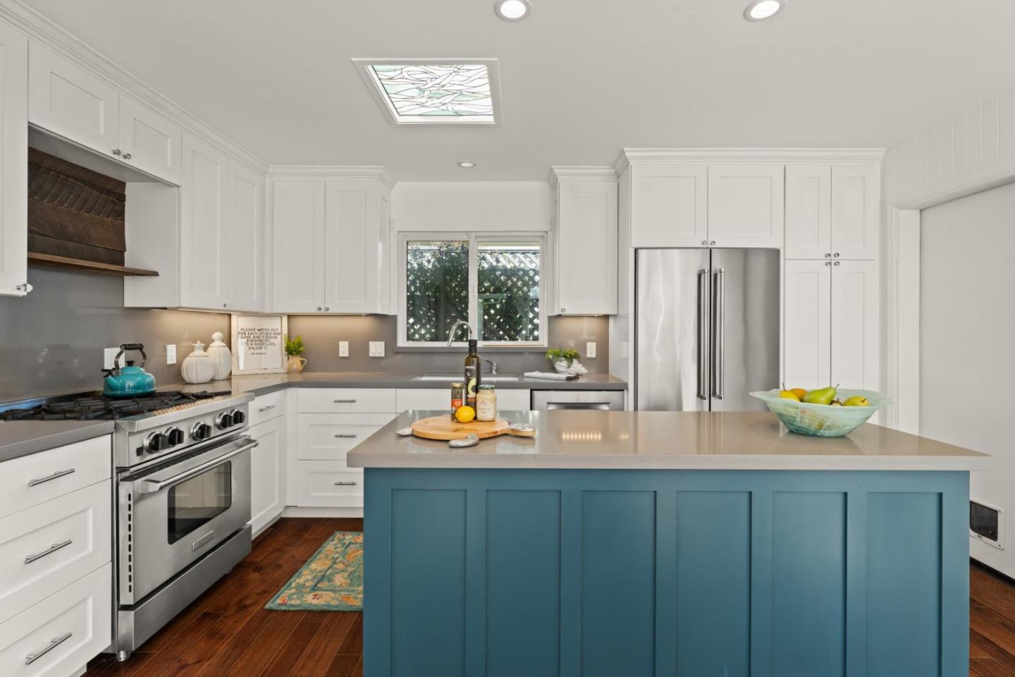 Detail Gallery Image 10 of 41 For 218 Buena Vista Ave, Santa Cruz,  CA 95062 - 3 Beds | 2 Baths