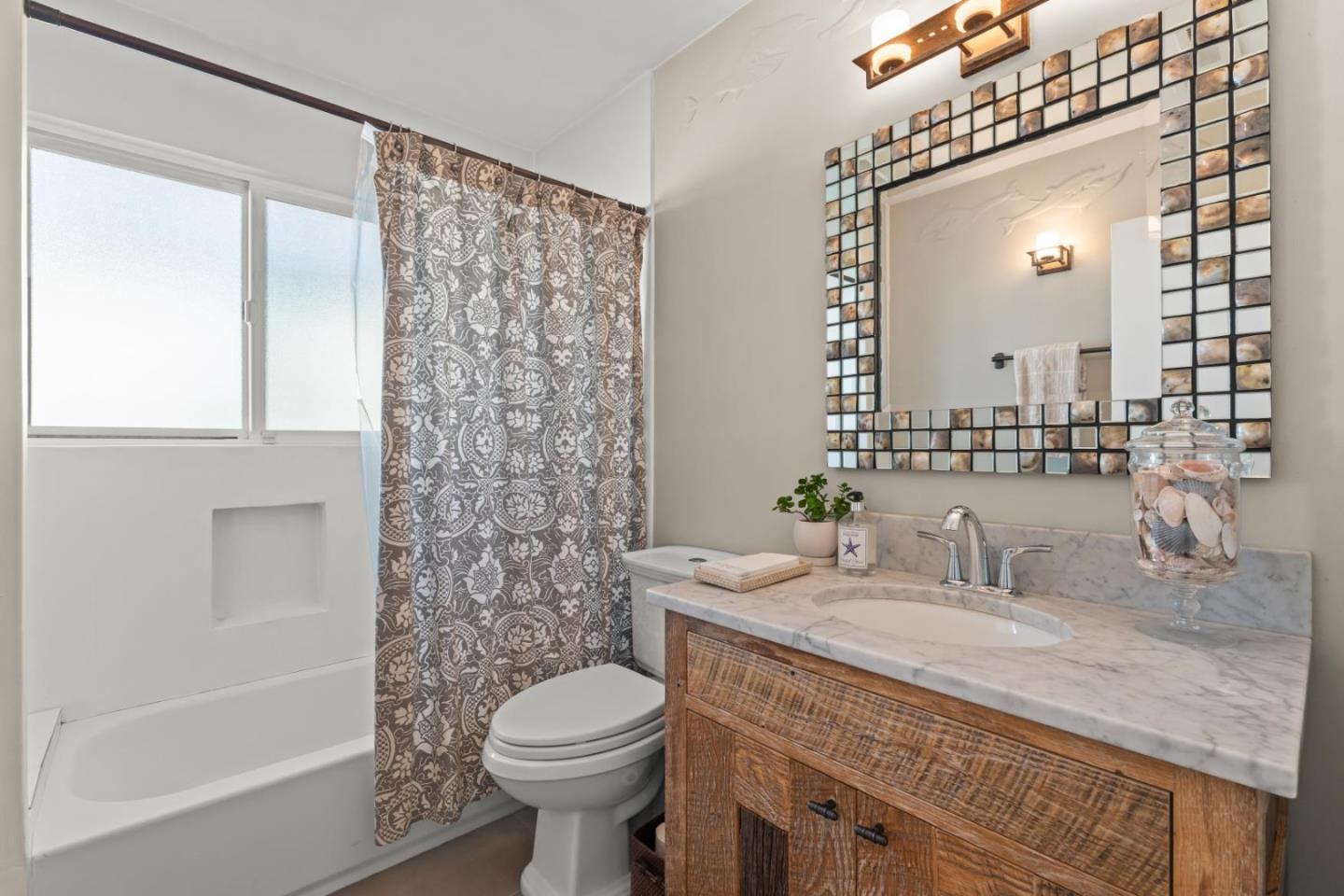 Detail Gallery Image 18 of 41 For 218 Buena Vista Ave, Santa Cruz,  CA 95062 - 3 Beds | 2 Baths