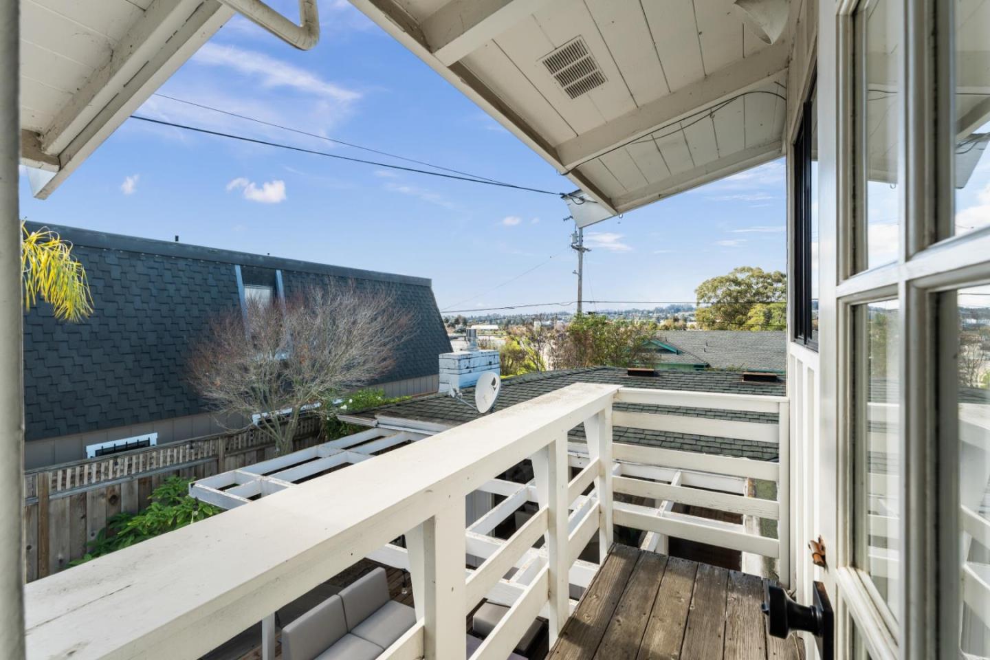 Detail Gallery Image 33 of 41 For 218 Buena Vista Ave, Santa Cruz,  CA 95062 - 3 Beds | 2 Baths