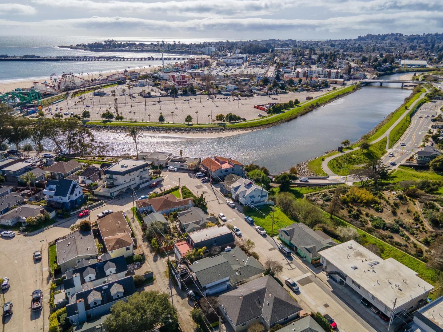 Detail Gallery Image 37 of 41 For 218 Buena Vista Ave, Santa Cruz,  CA 95062 - 3 Beds | 2 Baths