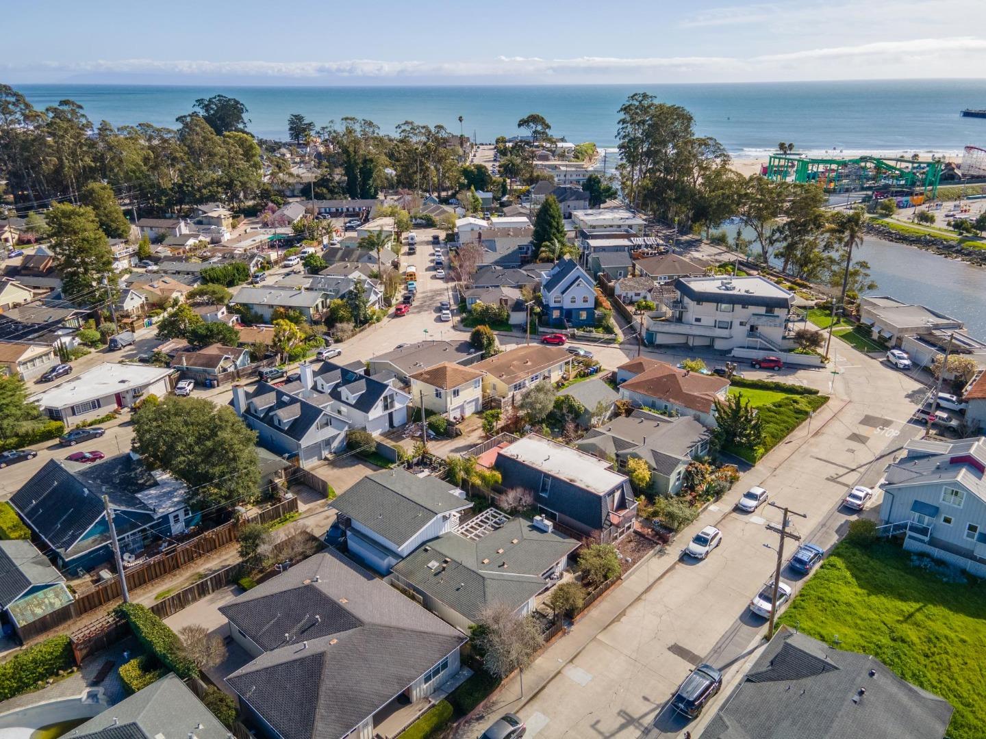 Detail Gallery Image 40 of 41 For 218 Buena Vista Ave, Santa Cruz,  CA 95062 - 3 Beds | 2 Baths