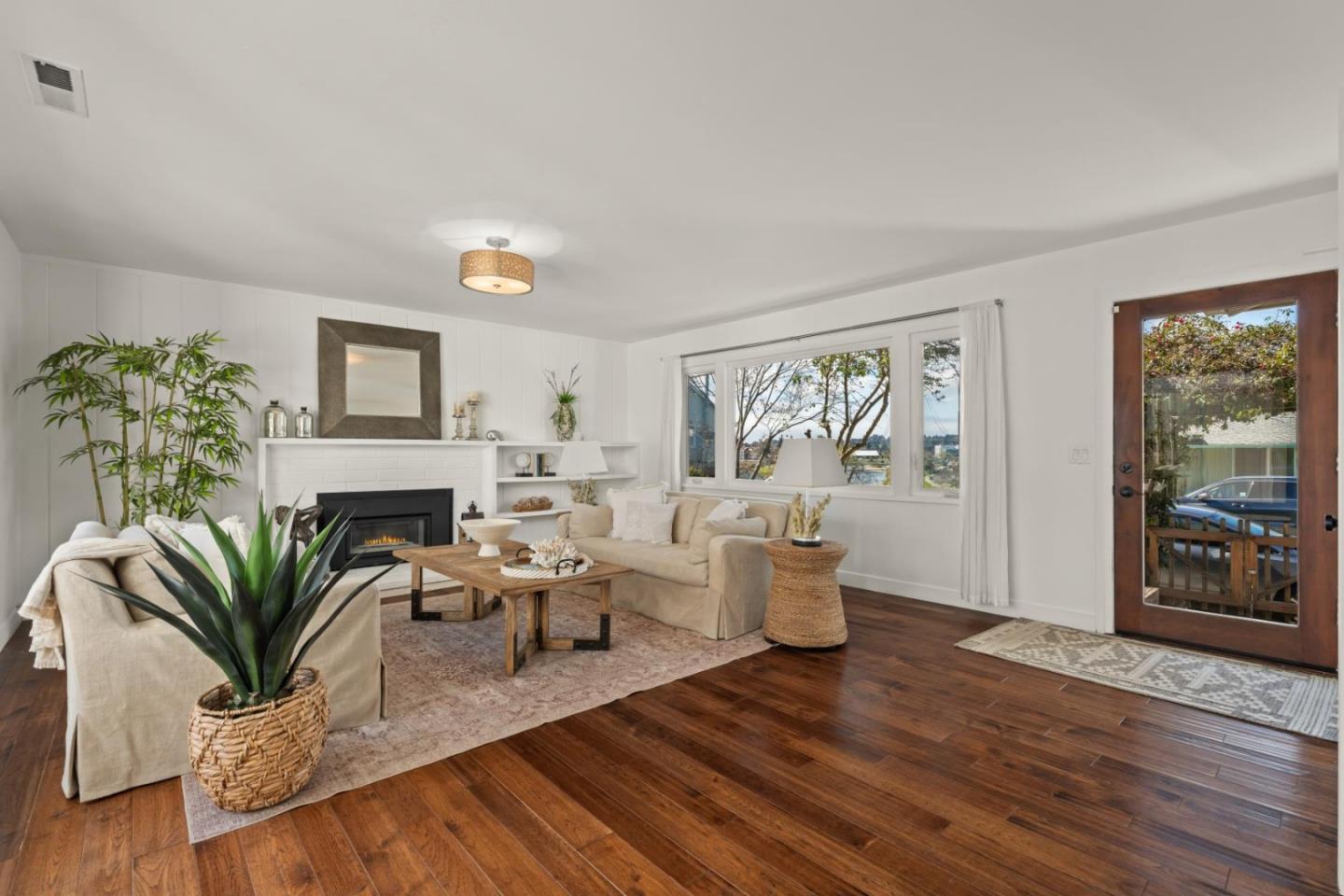 Detail Gallery Image 5 of 41 For 218 Buena Vista Ave, Santa Cruz,  CA 95062 - 3 Beds | 2 Baths