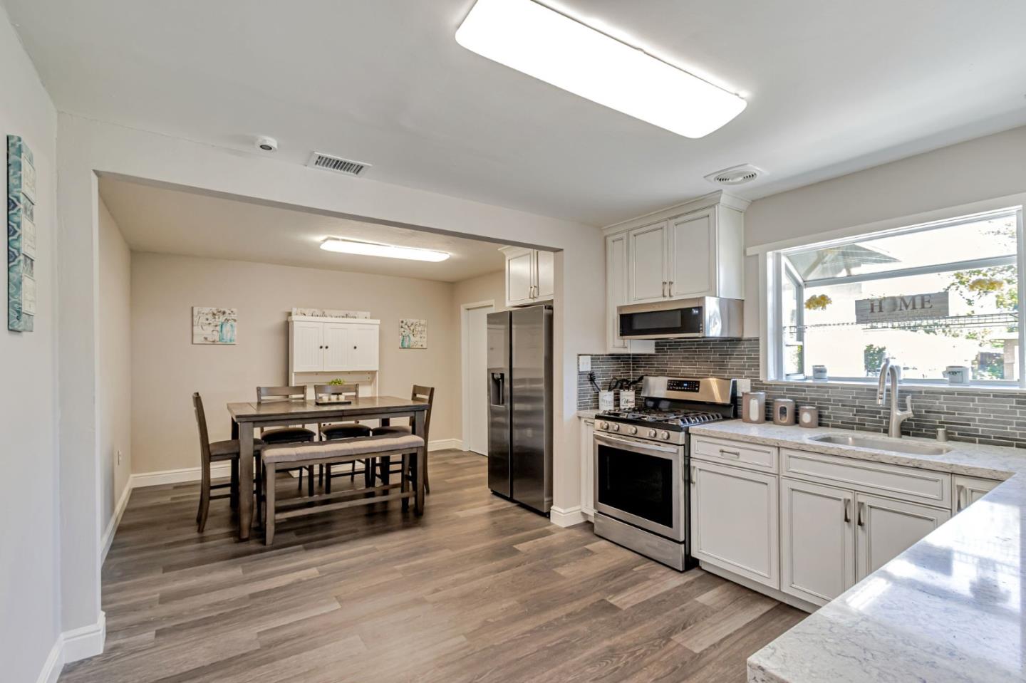 Detail Gallery Image 11 of 30 For 2592 Amethyst Dr, Santa Clara,  CA 95051 - 3 Beds | 2 Baths