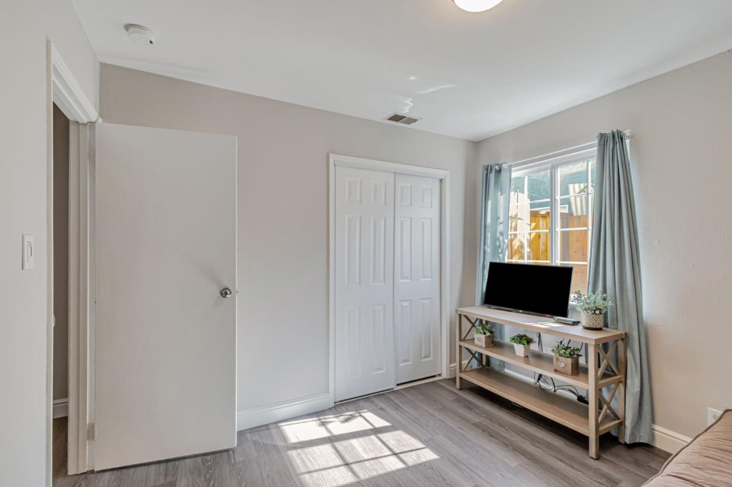 Detail Gallery Image 17 of 30 For 2592 Amethyst Dr, Santa Clara,  CA 95051 - 3 Beds | 2 Baths