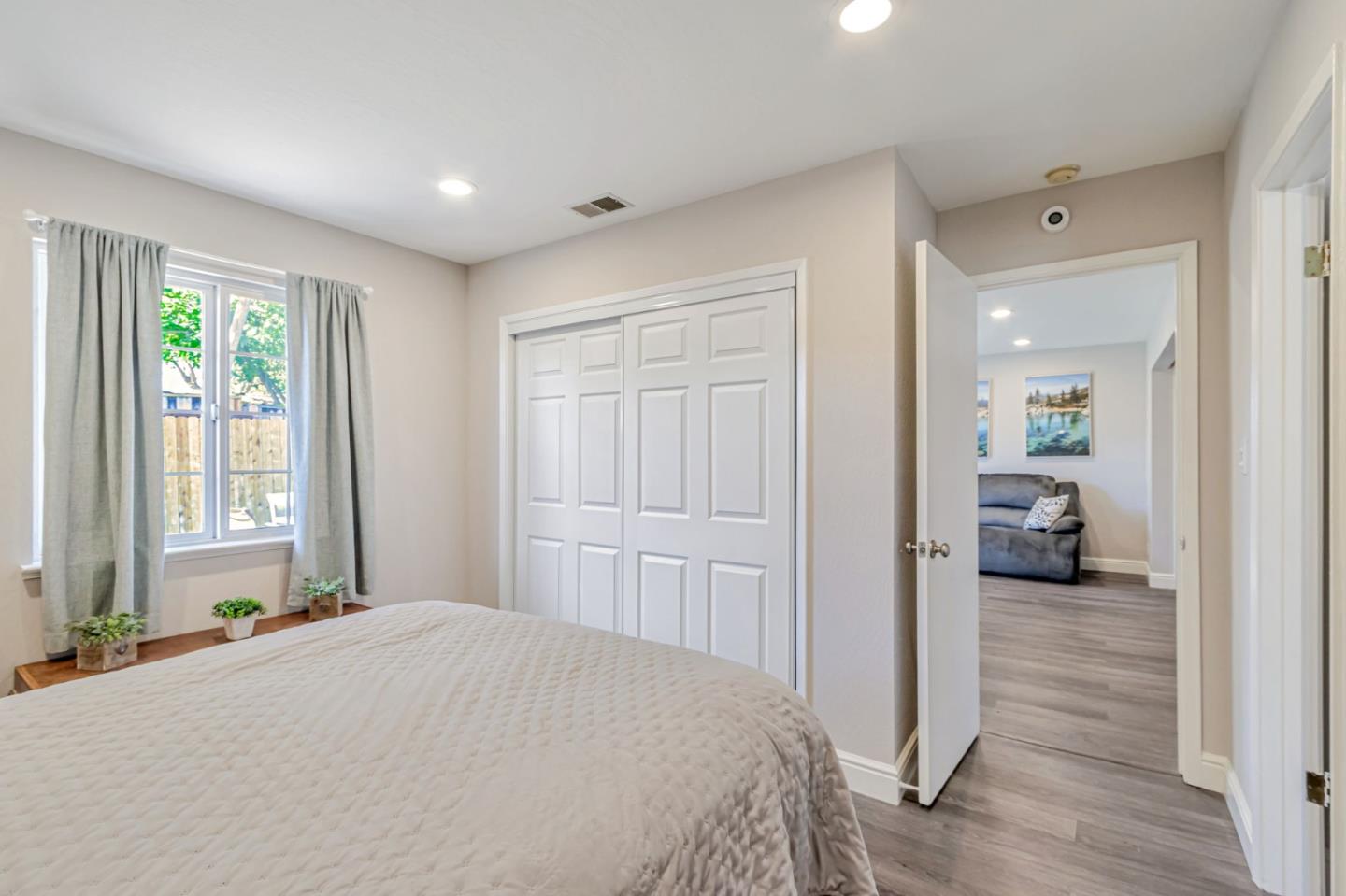 Detail Gallery Image 23 of 30 For 2592 Amethyst Dr, Santa Clara,  CA 95051 - 3 Beds | 2 Baths