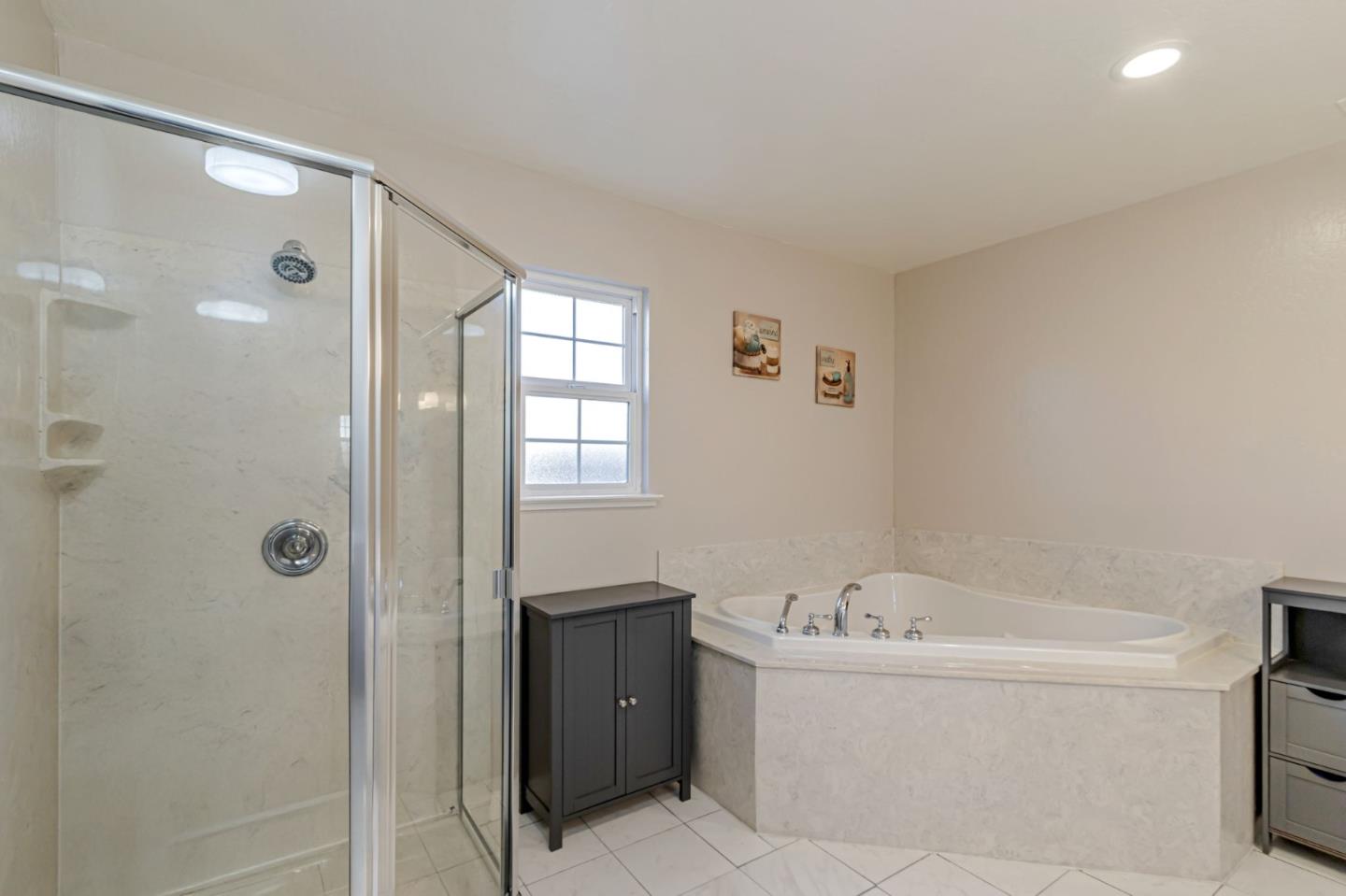 Detail Gallery Image 25 of 30 For 2592 Amethyst Dr, Santa Clara,  CA 95051 - 3 Beds | 2 Baths