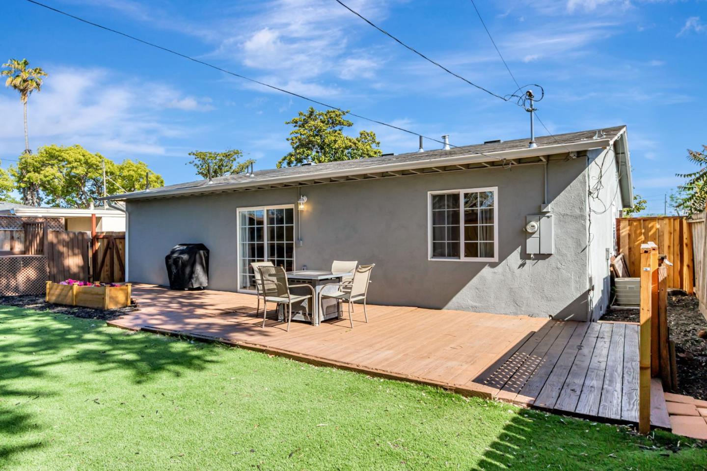 Detail Gallery Image 28 of 30 For 2592 Amethyst Dr, Santa Clara,  CA 95051 - 3 Beds | 2 Baths